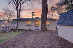 Moons Place at Lake Montcalm