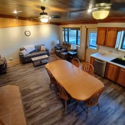 Pettit Lake Log Cabin