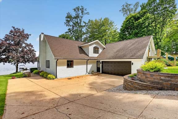 Perfect Storm: Hot Tub, Sleeps 10, Sandy Beach