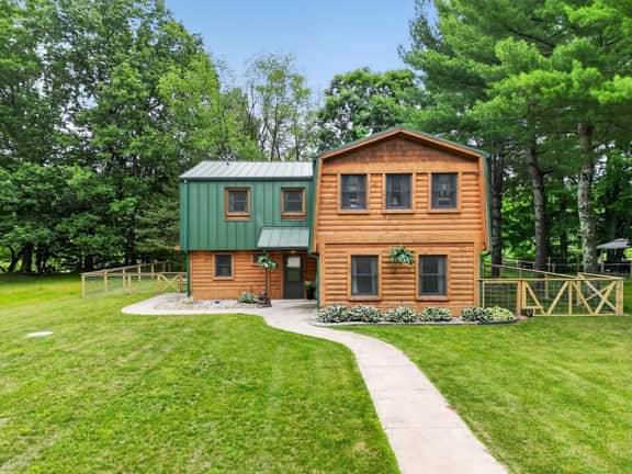 The Lazy Cast Lodge