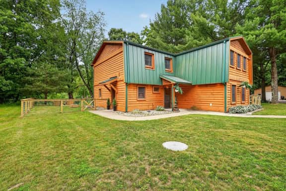 The Lazy Cast Lodge